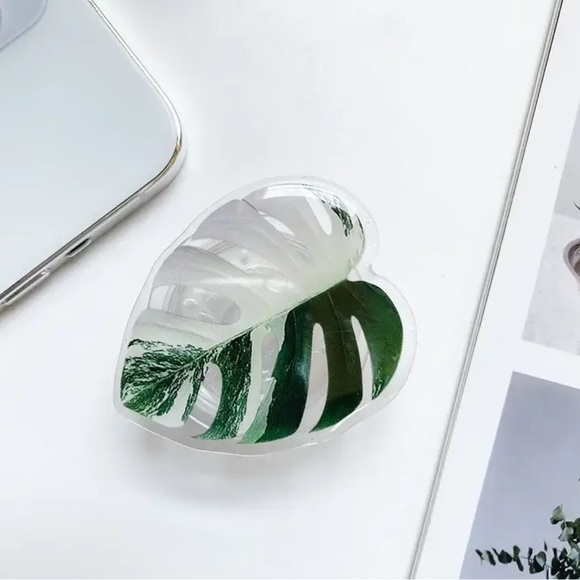 NEW Monstera Albo Phone Grip Holder Green Plant Cellphone Leaf Accessories - Picture 2 of 4